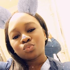 Meet your Posher, Janaska